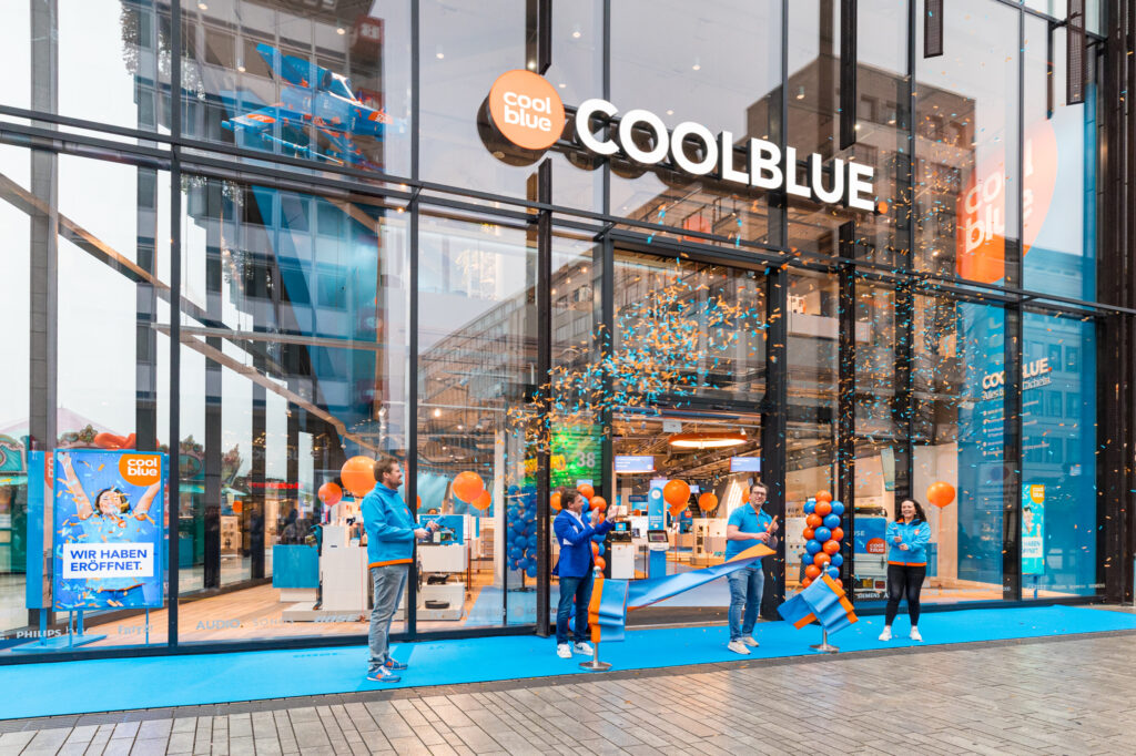 Düsseldorf store from the outside; copyright: Coolblue