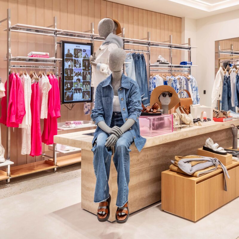 Digital touchpoints in the women's section at the BOSS Store London; Copyright: HUGO BOSS