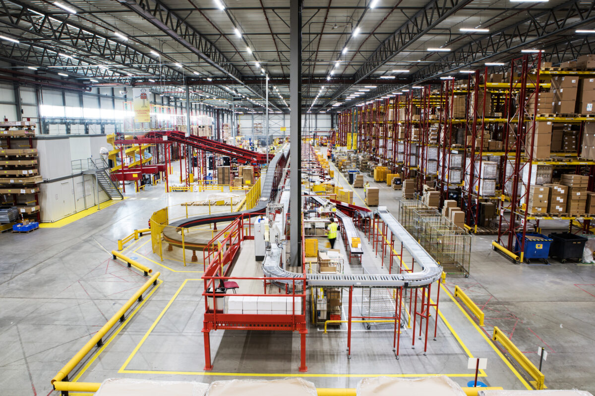 Optimizing Warehouse Management and E-Commerce Order Fulfillment