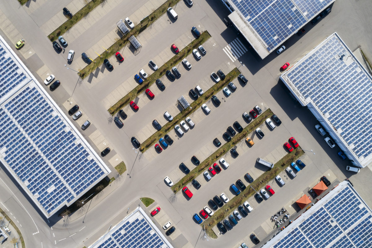Climate protection in retail  thanks to energy storage and photovoltaics