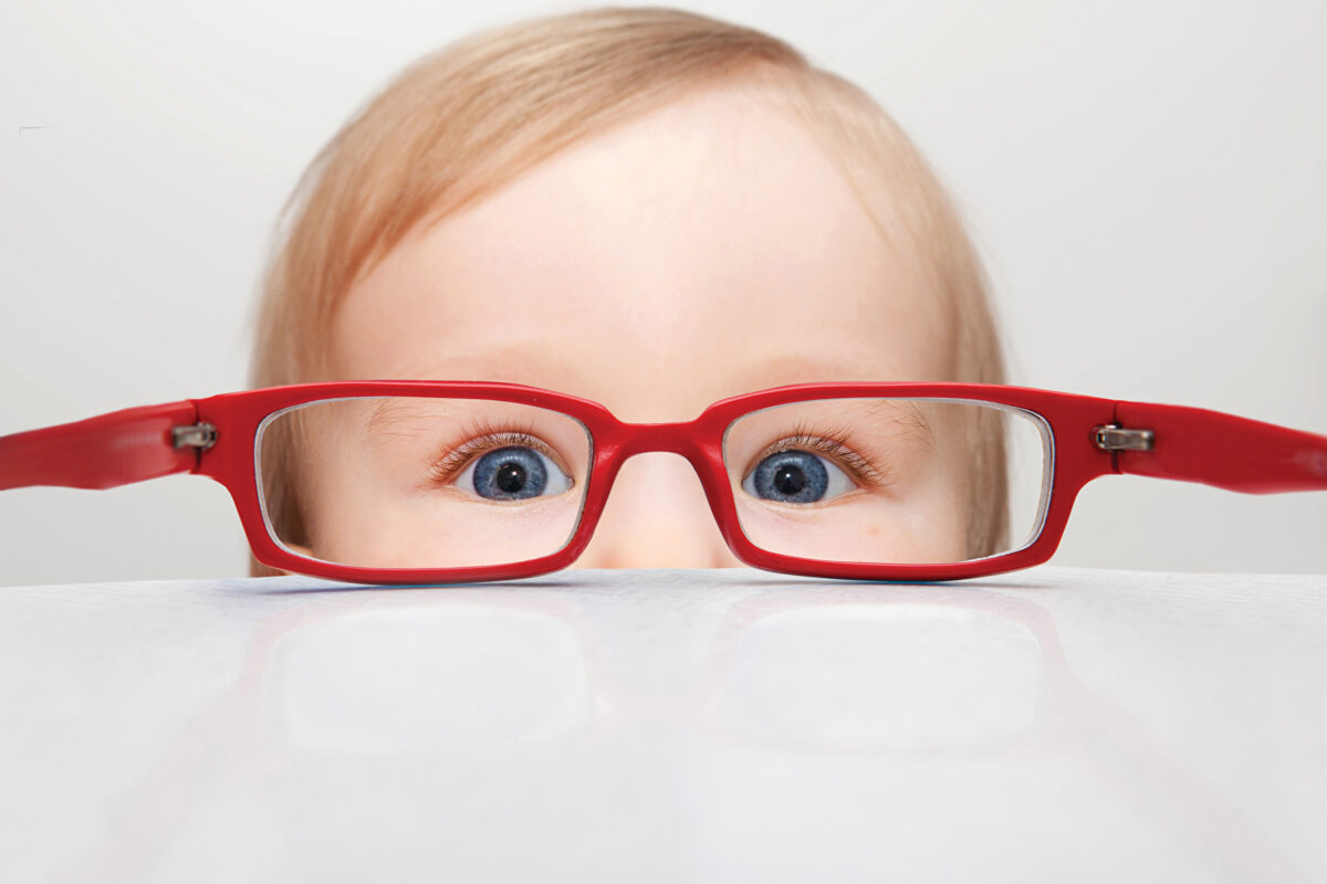 Virtual Try-On: Dank KI Brillen online anprobieren